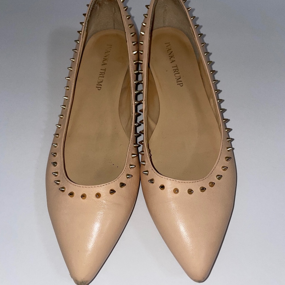 Ivanka Trump CECILLE Women’s size 6.5 nude leather spike pointy flat shoes.